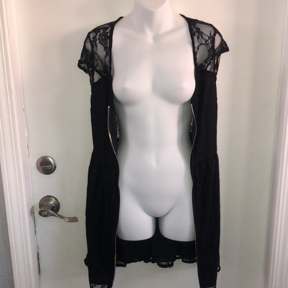 Black lace dress-zips all the way up! - Picture 6 of 8